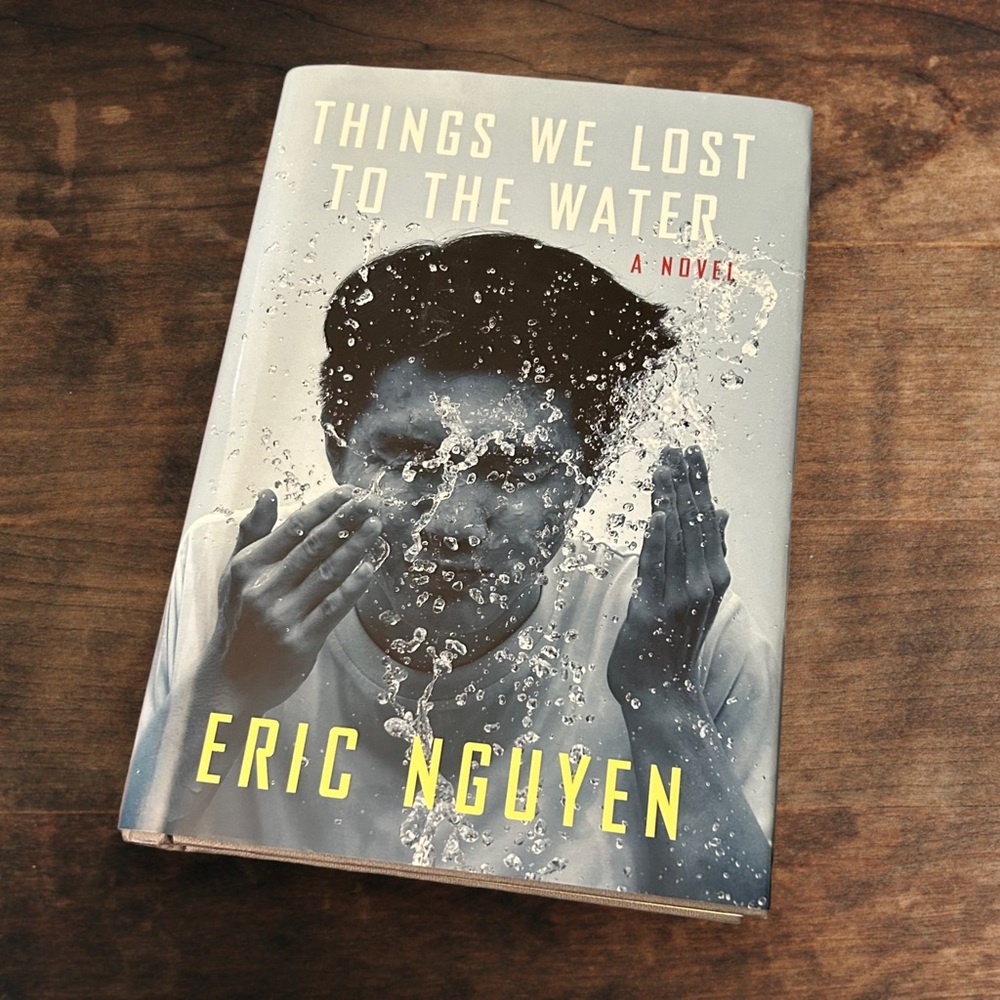 Book Things We Lost To The Water by Eric Nguyen Novel Vietnamese